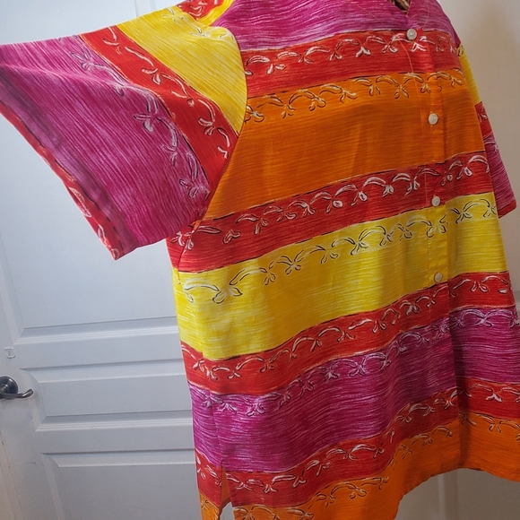 Ladies Colorful plus size blouse - Picture 4 of 12